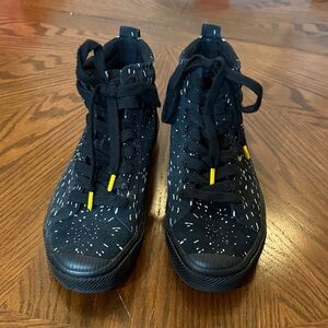 Cariuma Black Sneakers with Yellow Accents